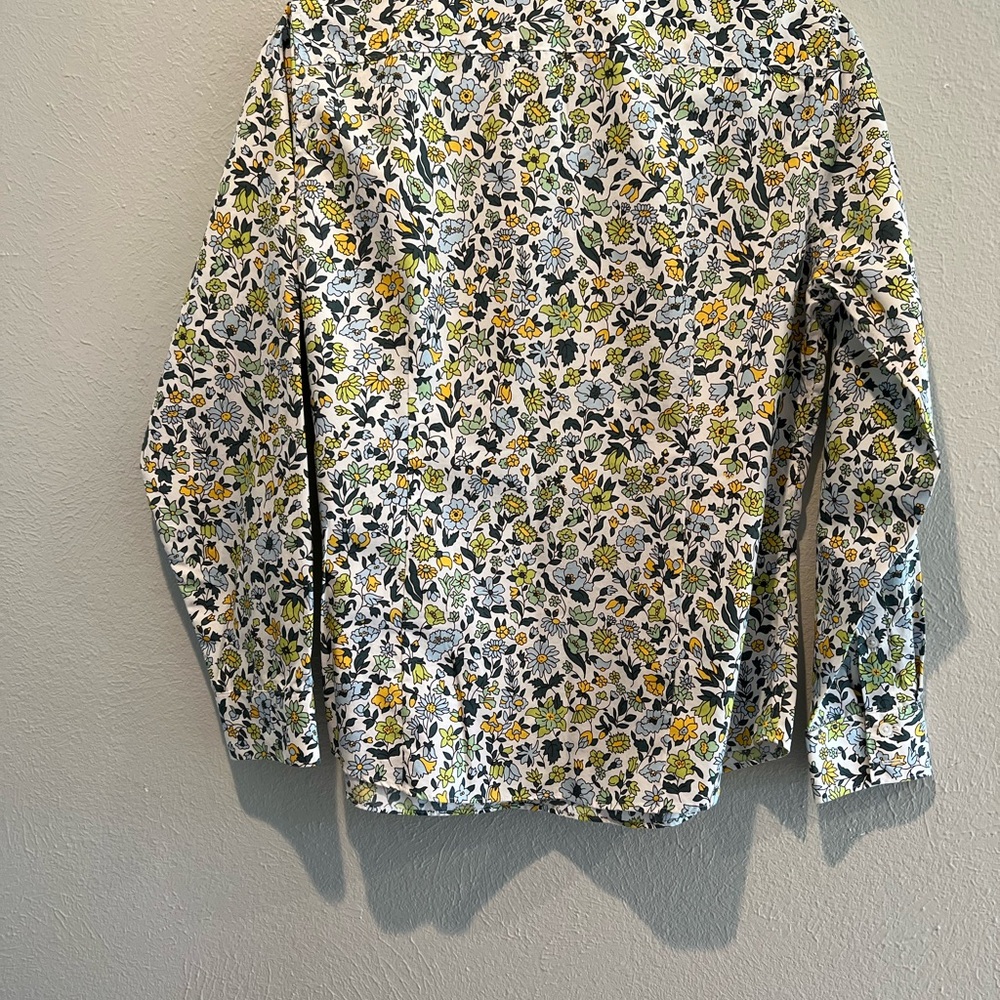 Lands' End Floral Shirt - Multicolor
Pre-owned in excellent conditions - Picture 3 of 4